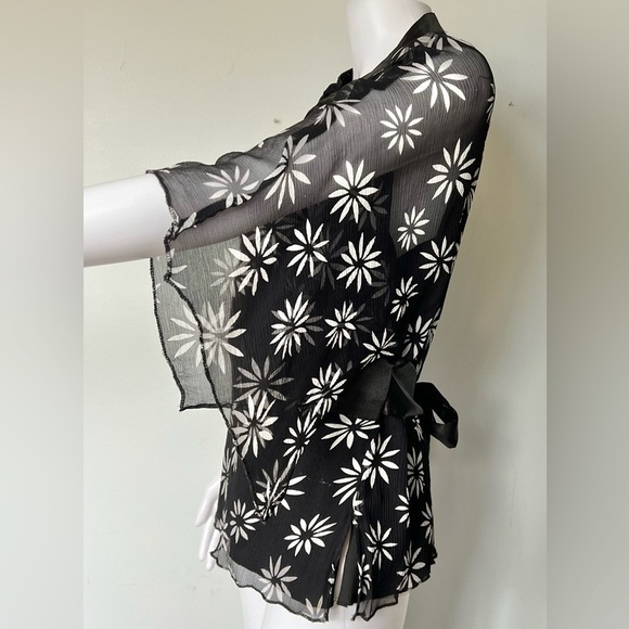 Saint Tropez West - Women’s Black Floral Blouse Sz MD - Picture 3 of 6